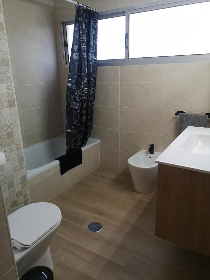 Hostal Mari En La Laguna, Alquiler Habitacion Privada En Hostal, 6 Habitaciones Cerca De La Universidad Y Aeropuerto Norte, 3 Banos Compartidos Сан-Кристобаль-де-Ла-Лагуна Экстерьер фото