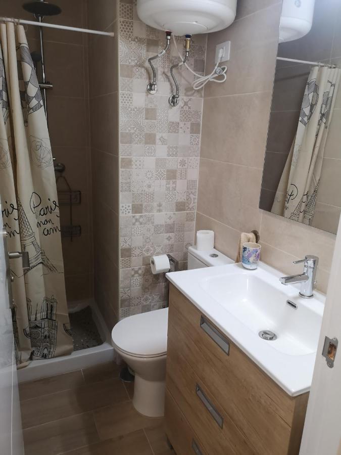 Hostal Mari En La Laguna, Alquiler Habitacion Privada En Hostal, 6 Habitaciones Cerca De La Universidad Y Aeropuerto Norte, 3 Banos Compartidos Сан-Кристобаль-де-Ла-Лагуна Экстерьер фото