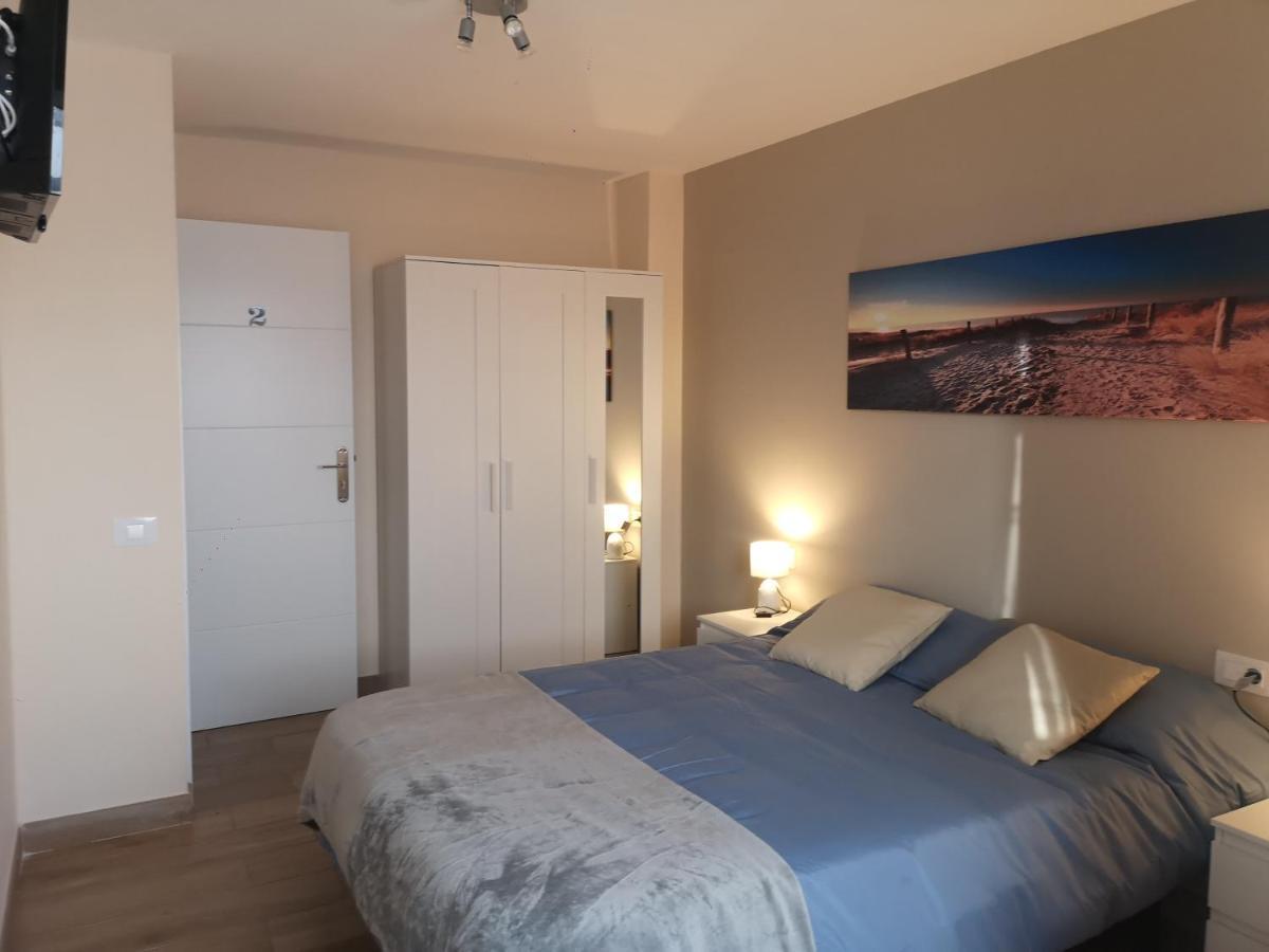 Hostal Mari En La Laguna, Alquiler Habitacion Privada En Hostal, 6 Habitaciones Cerca De La Universidad Y Aeropuerto Norte, 3 Banos Compartidos Сан-Кристобаль-де-Ла-Лагуна Экстерьер фото