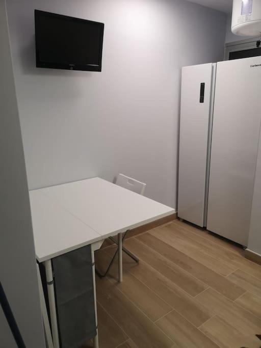 Hostal Mari En La Laguna, Alquiler Habitacion Privada En Hostal, 6 Habitaciones Cerca De La Universidad Y Aeropuerto Norte, 3 Banos Compartidos Сан-Кристобаль-де-Ла-Лагуна Экстерьер фото