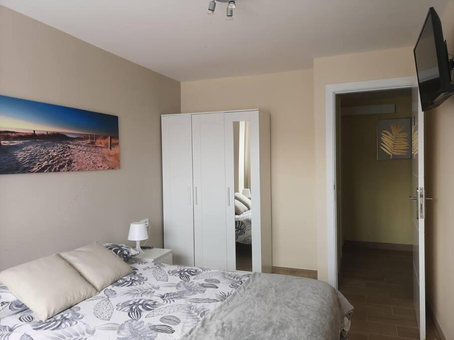 Hostal Mari En La Laguna, Alquiler Habitacion Privada En Hostal, 6 Habitaciones Cerca De La Universidad Y Aeropuerto Norte, 3 Banos Compartidos Сан-Кристобаль-де-Ла-Лагуна Экстерьер фото