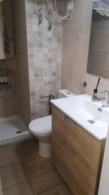 Hostal Mari En La Laguna, Alquiler Habitacion Privada En Hostal, 6 Habitaciones Cerca De La Universidad Y Aeropuerto Norte, 3 Banos Compartidos Сан-Кристобаль-де-Ла-Лагуна Экстерьер фото