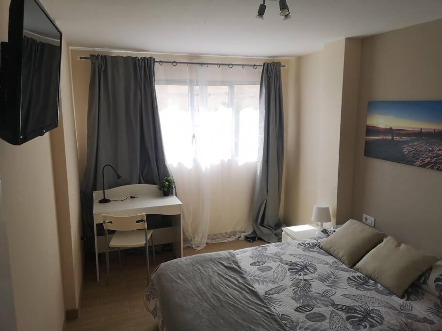 Hostal Mari En La Laguna, Alquiler Habitacion Privada En Hostal, 6 Habitaciones Cerca De La Universidad Y Aeropuerto Norte, 3 Banos Compartidos Сан-Кристобаль-де-Ла-Лагуна Экстерьер фото