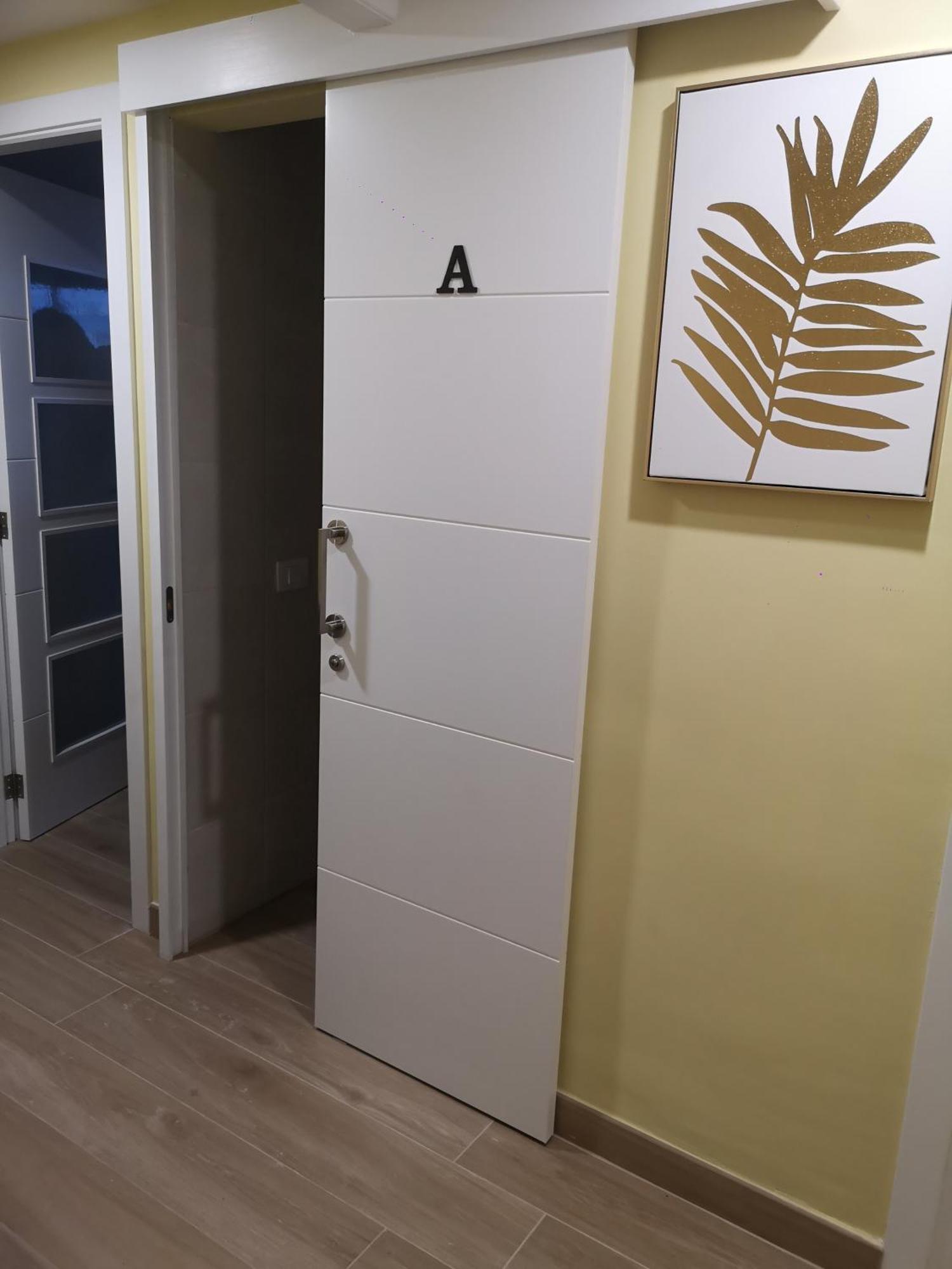 Hostal Mari En La Laguna, Alquiler Habitacion Privada En Hostal, 6 Habitaciones Cerca De La Universidad Y Aeropuerto Norte, 3 Banos Compartidos Сан-Кристобаль-де-Ла-Лагуна Экстерьер фото