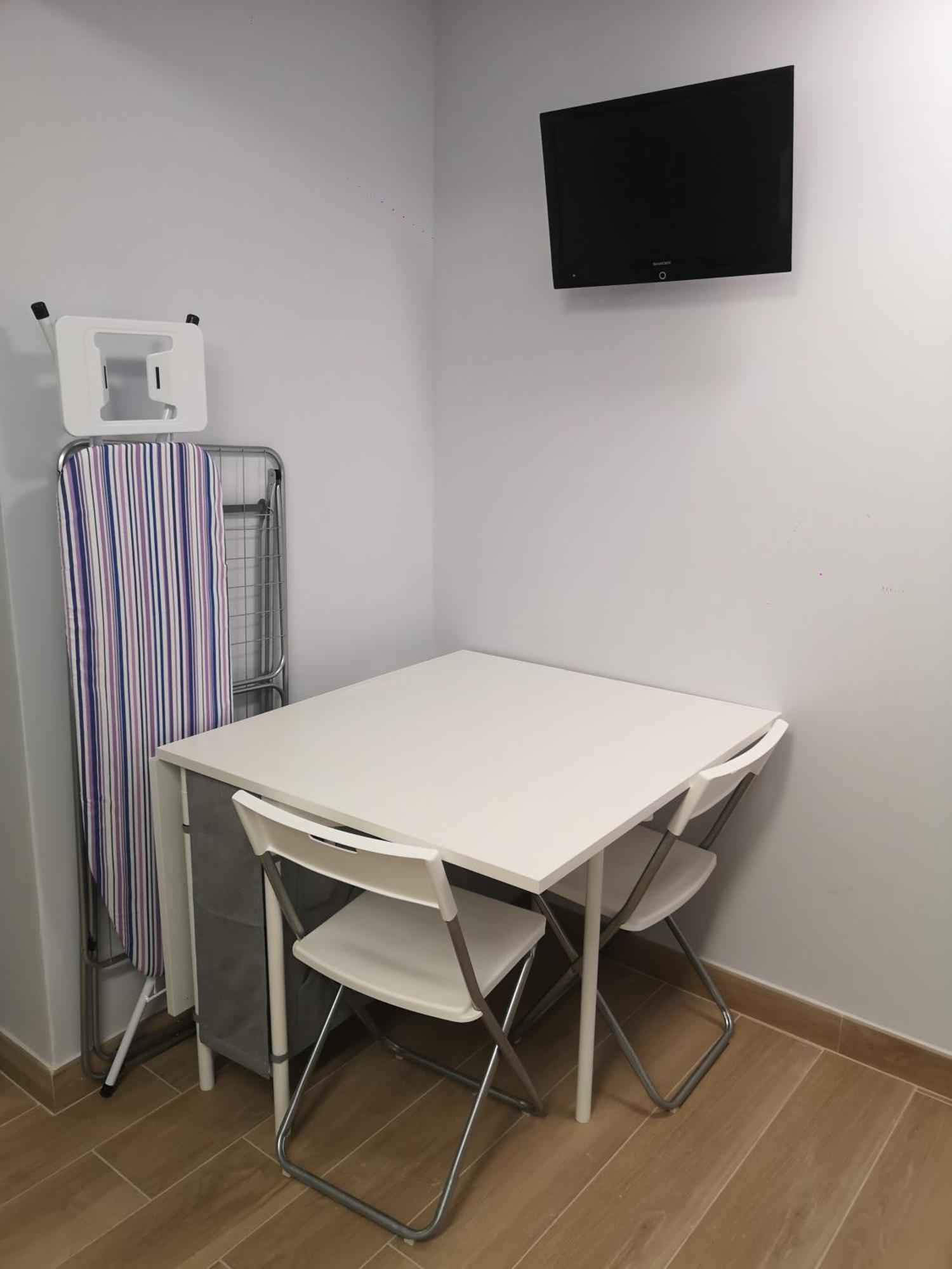 Hostal Mari En La Laguna, Alquiler Habitacion Privada En Hostal, 6 Habitaciones Cerca De La Universidad Y Aeropuerto Norte, 3 Banos Compartidos Сан-Кристобаль-де-Ла-Лагуна Экстерьер фото