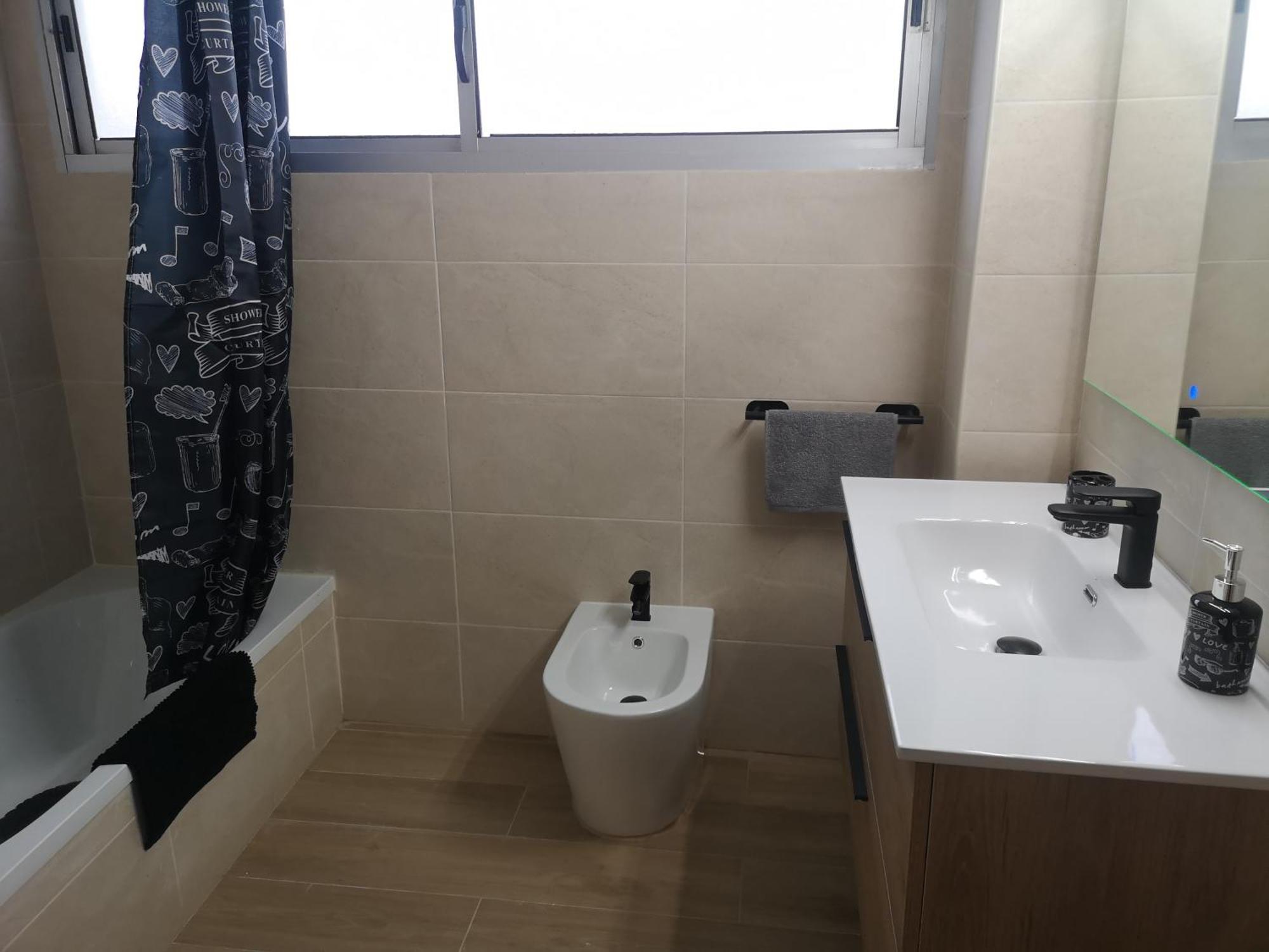 Hostal Mari En La Laguna, Alquiler Habitacion Privada En Hostal, 6 Habitaciones Cerca De La Universidad Y Aeropuerto Norte, 3 Banos Compartidos Сан-Кристобаль-де-Ла-Лагуна Экстерьер фото